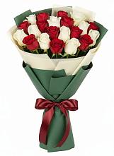 Букет Микс из красных и белых роз в Никольский