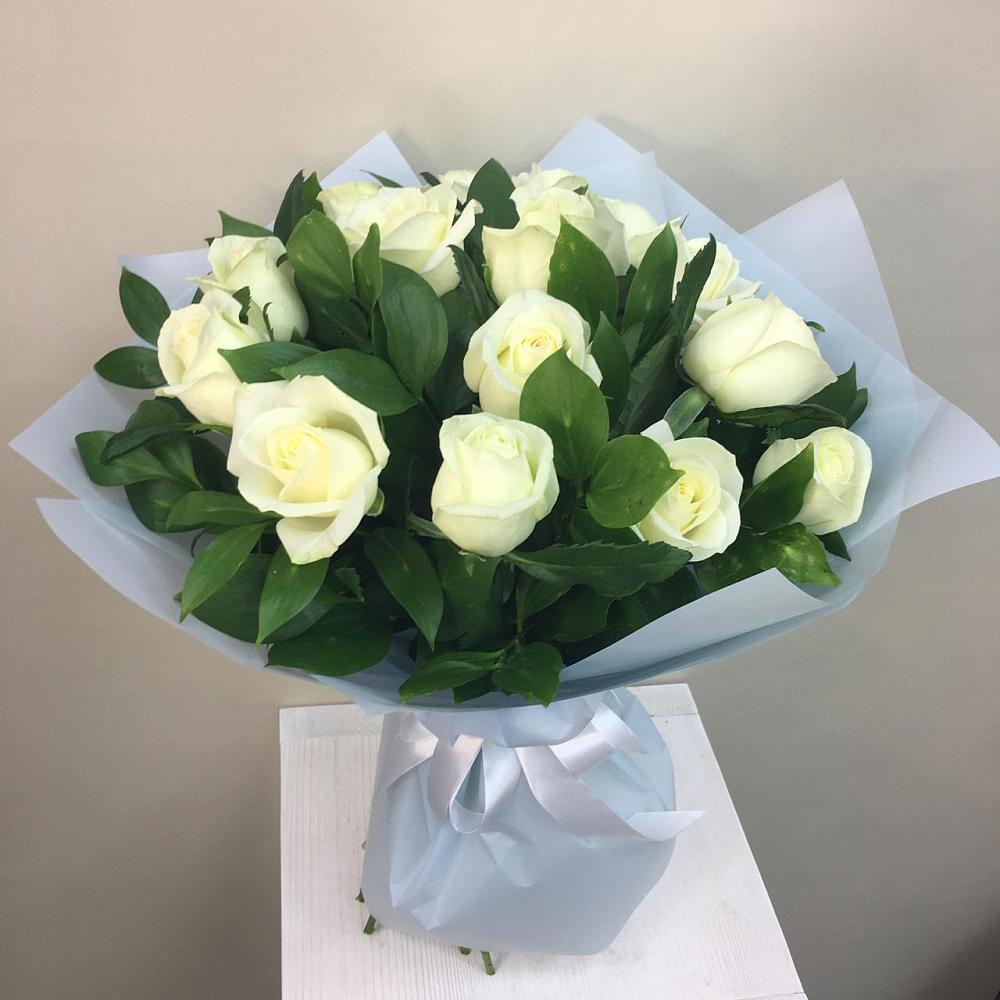 Букет 15 Белых роз Проуд в Никольский