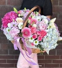 Цветочная композиция из Розы, Хризантемы, Пионы и Лизиантусы в корзине #REPLACE_PRED# Никольский