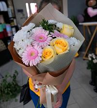 Букет цветов из:  Герберы, Розы и Хризантемы в Никольский