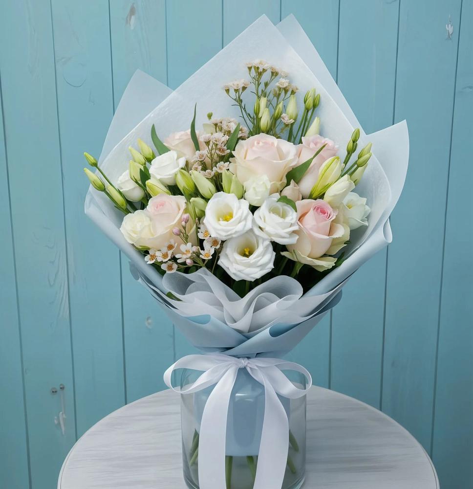 Букет цветов из: Розы и Лизиантусы в Никольский