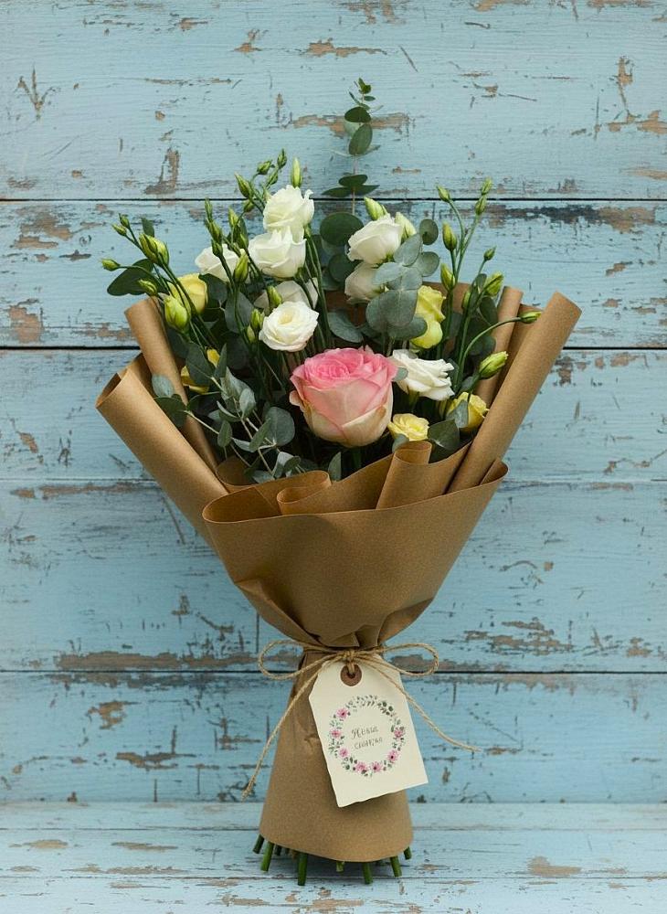 Букет цветов из: Розы и Лизиантусы в Никольский