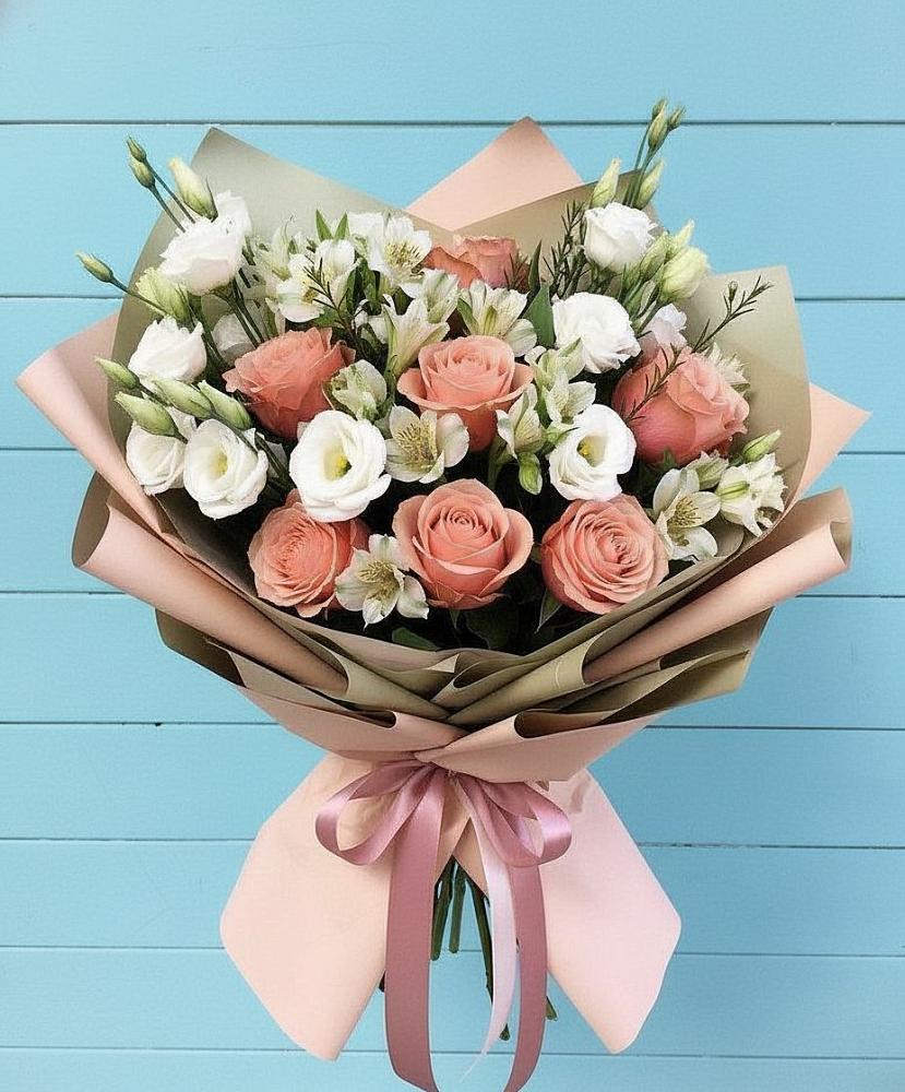 Букет цветов из: Розы, Альстромерии и Лизиантусы в Никольский