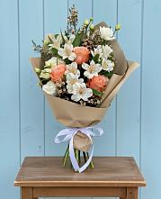 Букет цветов из:  Альстромерии, Лизиантусы, Розы и Хризантемы #REPLACE_PRED# Никольский