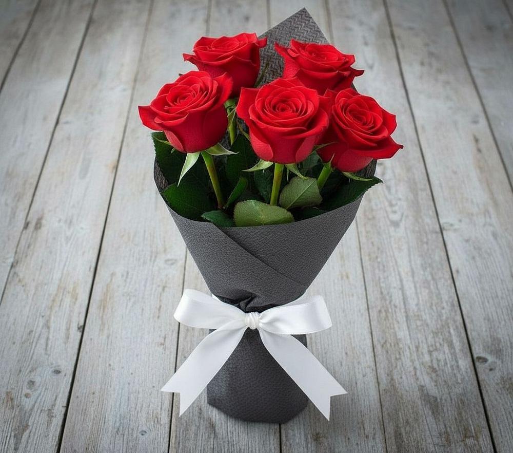 Букет 5 Красных роз Эдлесс Лав в Никольский