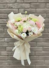 Букет цветов из:  Гвоздики, Розы, Лизиантусы и Хризантемы в Никольский