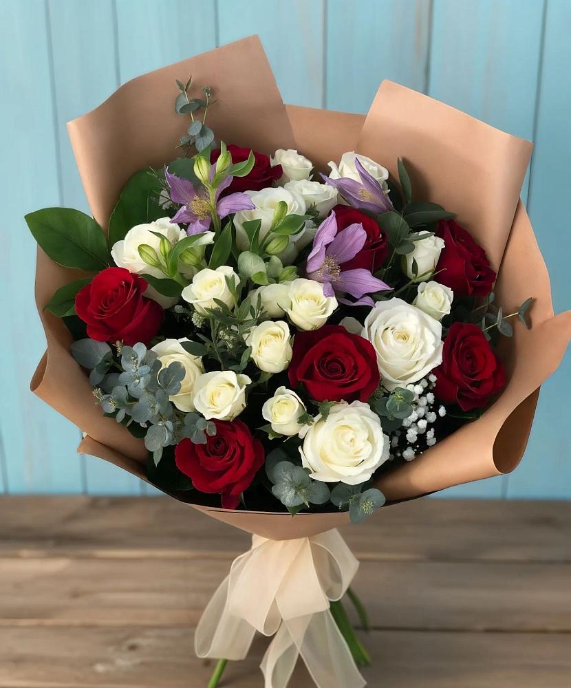 Букет цветов из: Розы и Альстромерии в Никольский