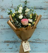 Букет цветов из:  Розы и Лизиантусы в Никольский