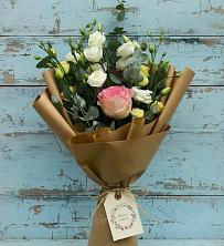 Букет цветов из:  Розы и Лизиантусы в Никольский