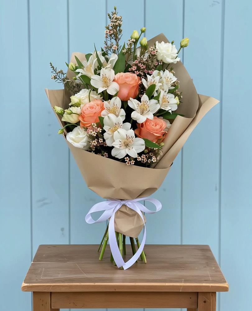 Букет цветов из: Альстромерии, Лизиантусы, Розы и Хризантемы в Никольский